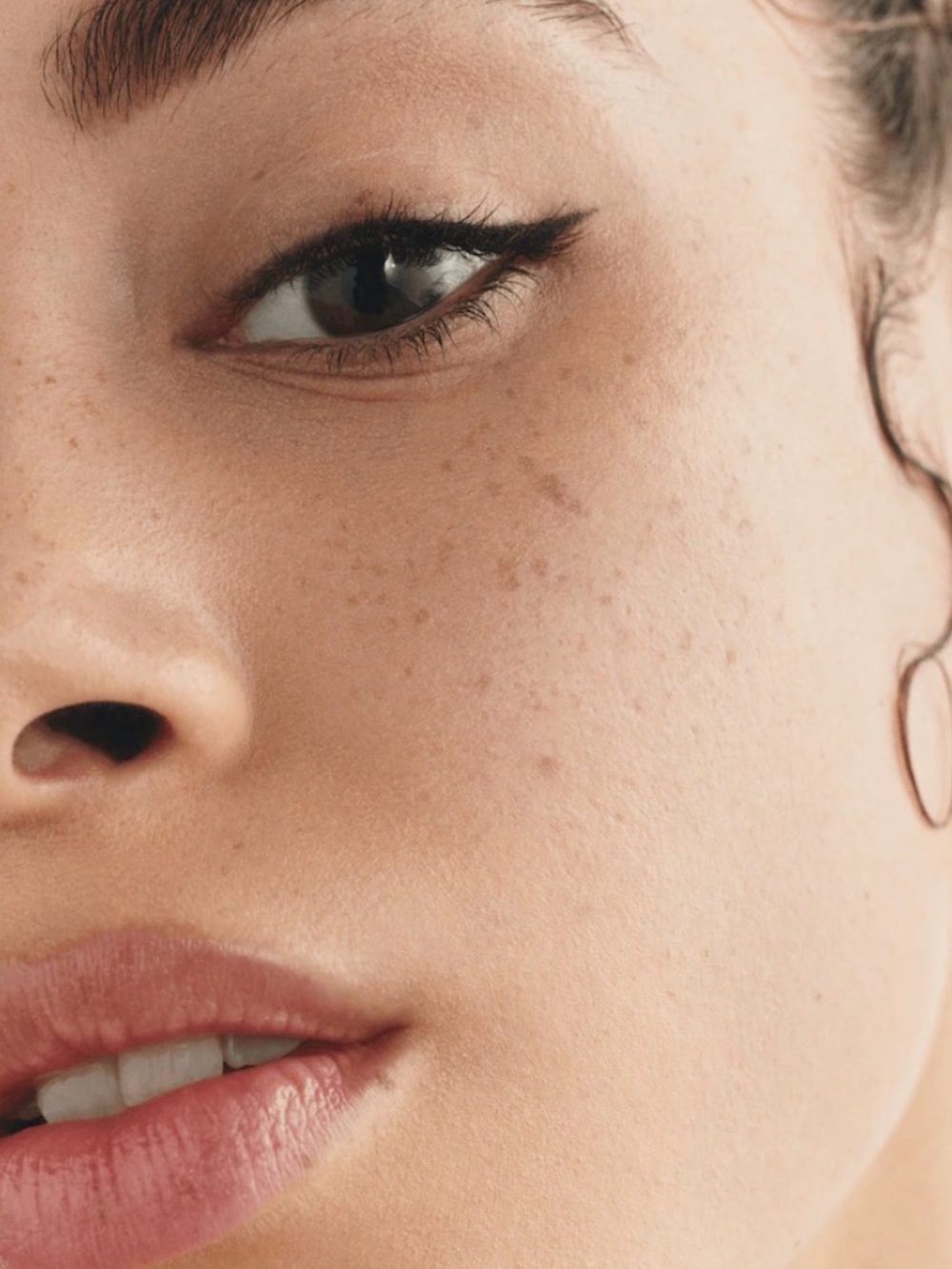 MAC Cosmetics Studio Fix Fluid Foundation - NW15 - Picture 3 of 12